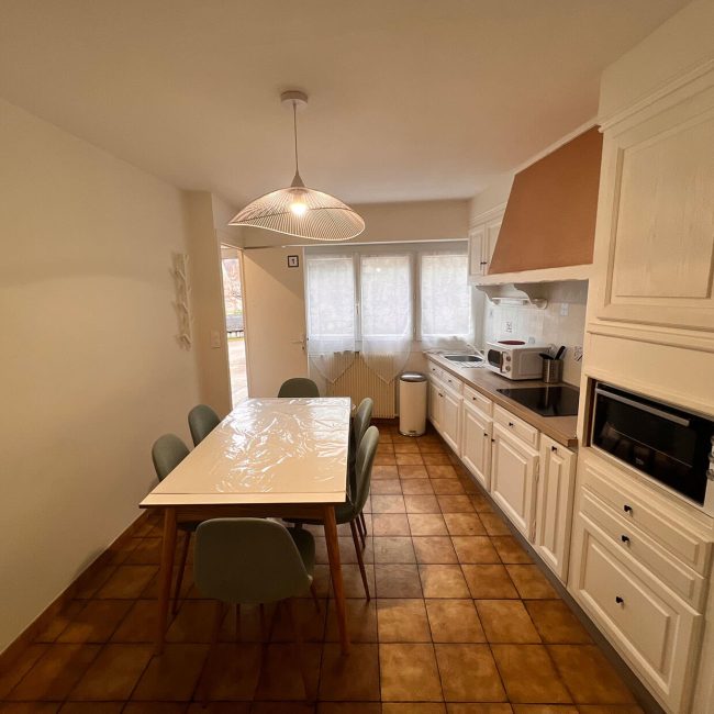 cuisine-salle-a-manger-location-appartement-la-bourboule