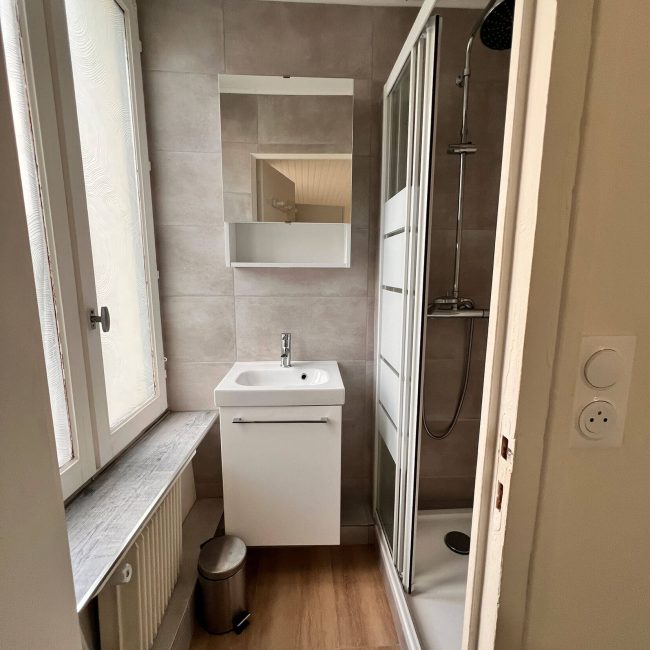 lavabo-location-appartement-la-bourboule